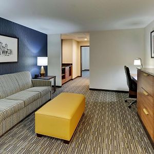 King Suite Hearing accessible